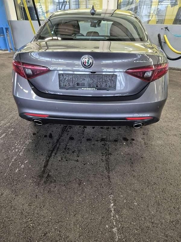 Gebraucht Alfa Romeo Giulia Super 179 PS (131 kW) 2016 Limousine