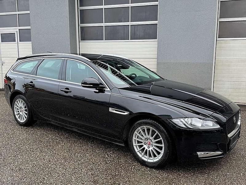 Gebraucht Jaguar XF Sportbrake 163 PS (119 kW) 2019 Schwarz Kombi