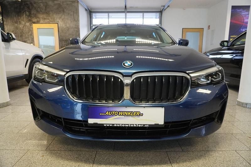 Gebraucht BMW 530e Sport Line 292 PS (214 kW) 2021 Blau Kombi