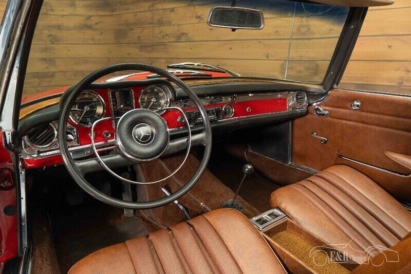Gebraucht Mercedes 230 150 PS (110 kW) 1967 Rot Cabrio