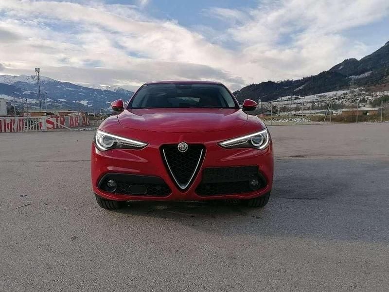 Rot Gebraucht 2019 Alfa Romeo Stelvio Super SUV | € 21.990 - Bild 1/4