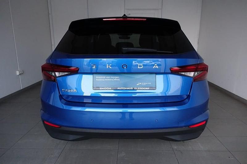 Gebraucht Skoda Fabia Selection 95 PS (69 kW) 2025 Mittelblau  metallic Kleinwagen