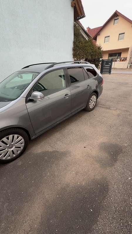 Gebraucht VW Golf VI 90 PS (66 kW) 2011 Kleinwagen