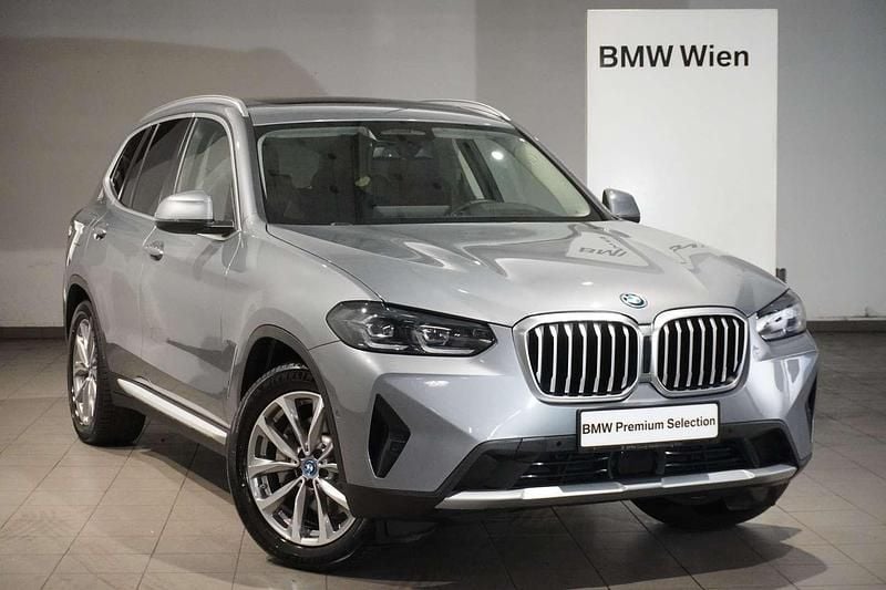 Grau Gebraucht 2024 BMW X3 Efficient Dynamics SUV | € 53.390 (Fairer Preis) - Bild 1/4