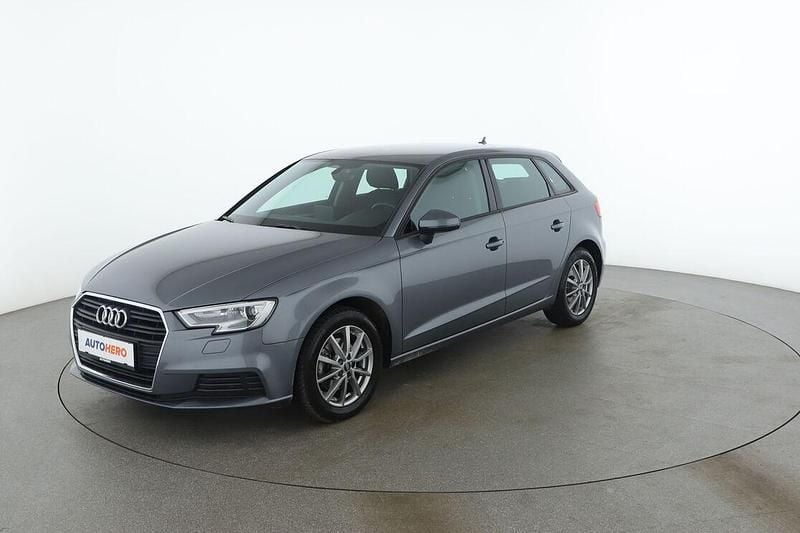 Gebraucht Audi A3 Sportback 150 PS (110 kW) 2018 Grau Kleinwagen