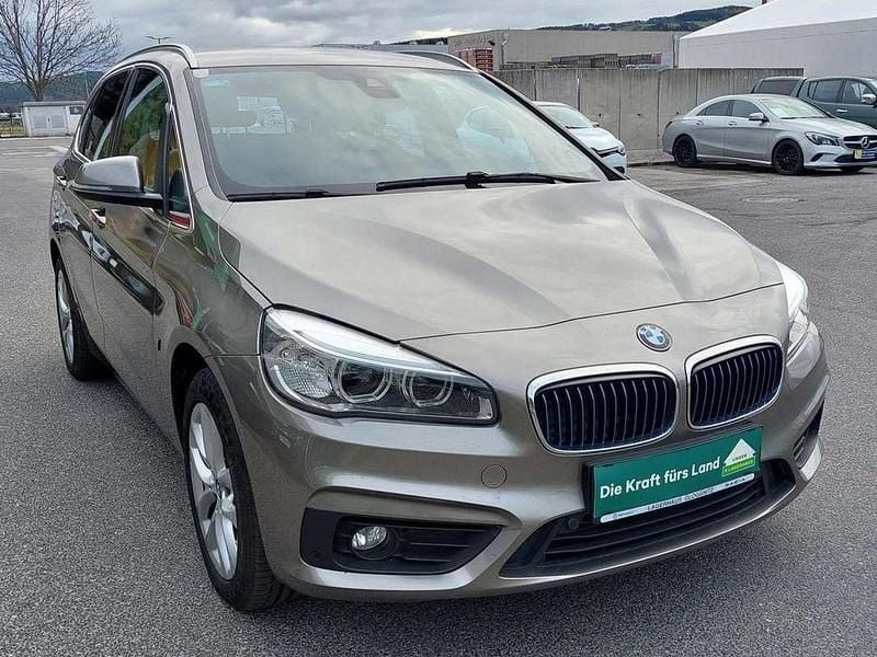 Grau Gebraucht 2017 BMW 225 Advantage Van / Kleinbus | € 13.990 - Bild 1/4
