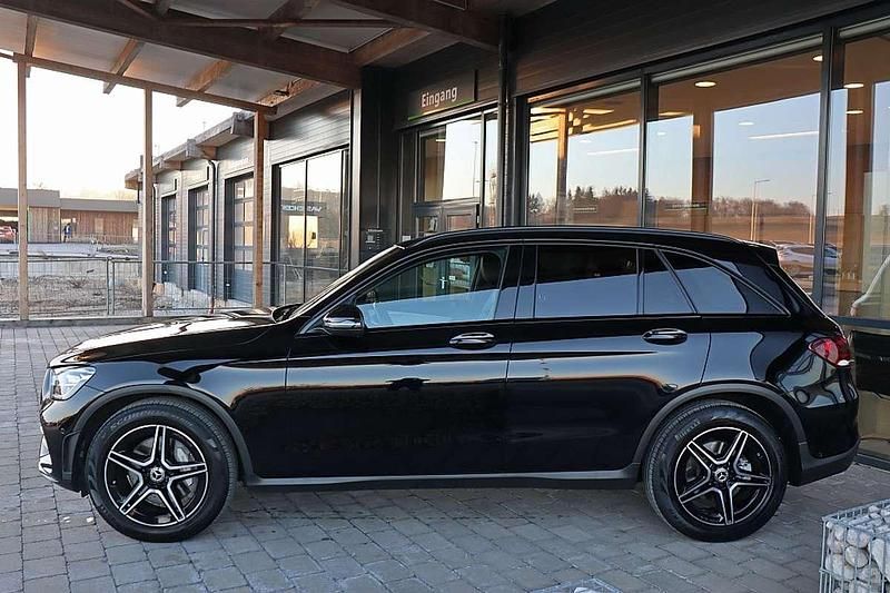Gebraucht Mercedes GLC200 AMG 163 PS (119 kW) 2021 Schwarz SUV