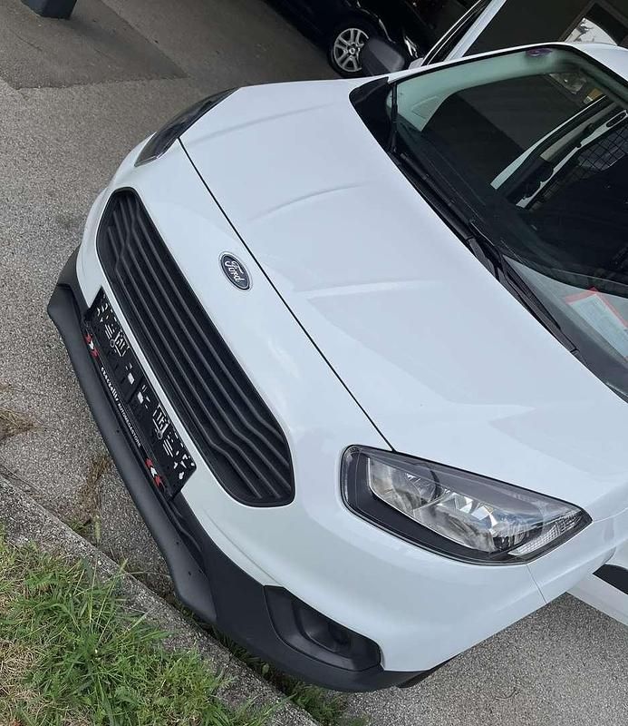 Gebraucht Ford Transit Trend 95 PS (69 kW) 2020 Limousine