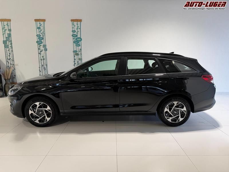 Neu Hyundai i30 GO! 97 PS (71 kW) 2025 Abyss black pearl Limousine