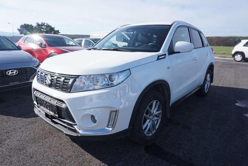 Weiß Gebraucht 2019 Suzuki Vitara SUV | € 17.900 (Fairer Preis) - Bild 1/4
