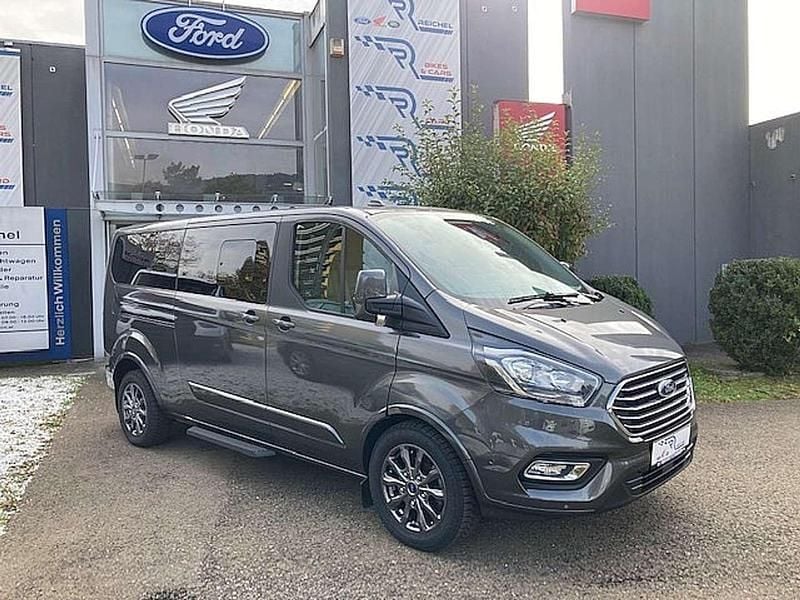 Gebraucht Ford Tourneo Custom Titanium 131 PS (96 kW) 2021 Grau Van
