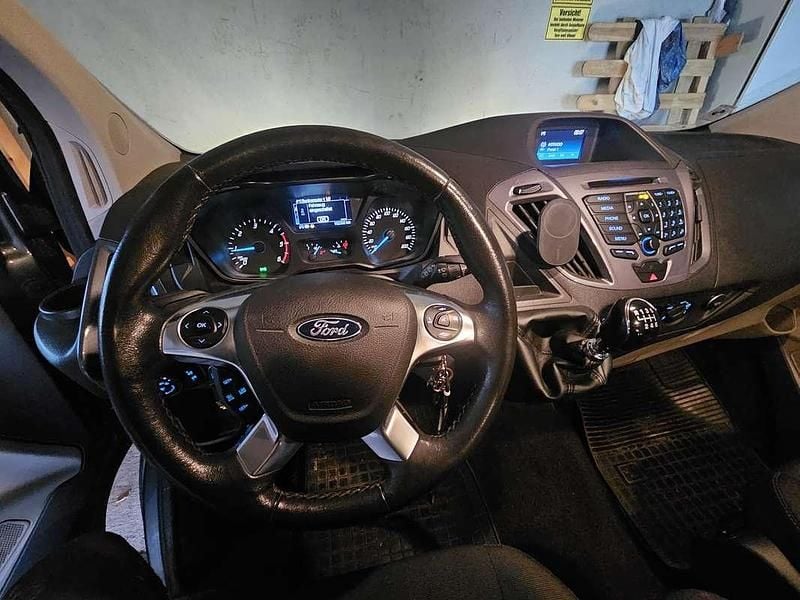 Gebraucht Ford Tourneo Titanium 131 PS (96 kW) 2017 Grau Van / Kleinbus