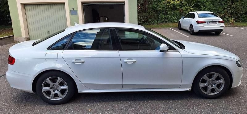 Gebraucht Audi A4 136 PS (100 kW) 2010 Weiß Limousine