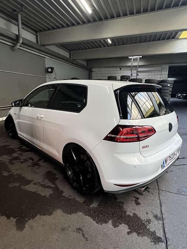 Gebraucht VW Golf VII GTI 230 PS (169 kW) 2014 Limousine