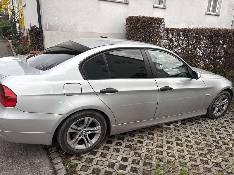 Gebraucht BMW 318 129 PS (94 kW) 2005 Limousine