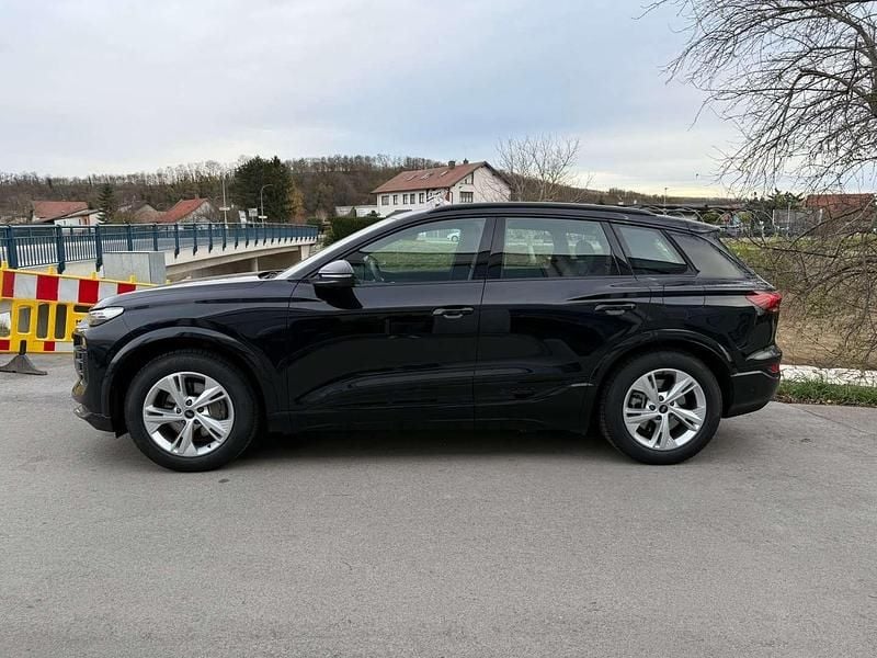 Gebraucht Audi Q6 e-tron Business 284 kW (387 PS) 2024 Schwarz  metallicperleffektno SUV