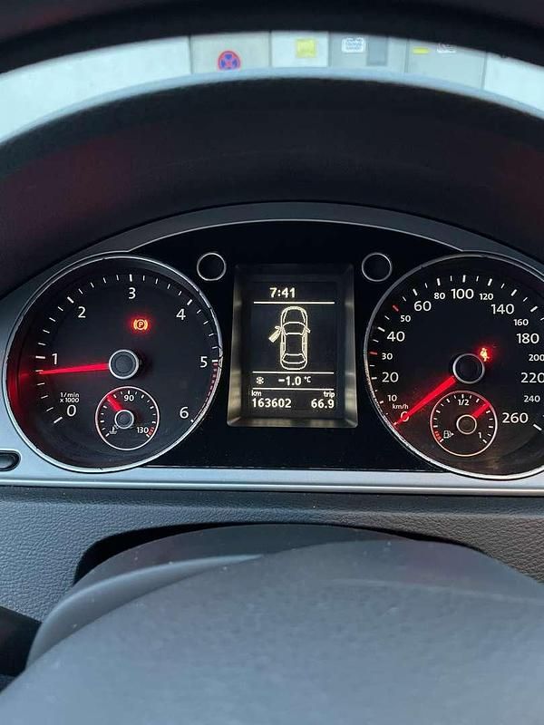 Gebraucht VW Passat Trendline 105 PS (77 kW) 2011 Limousine