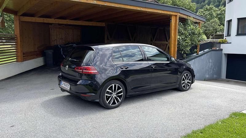 Gebraucht VW Golf VII Sportline 105 PS (77 kW) 2014 Schwarz Limousine