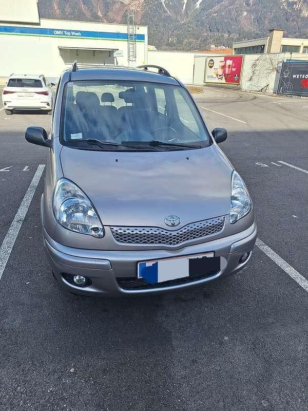 Gebraucht Toyota Yaris Sol 75 PS (55 kW) 2005 Silber Kombi