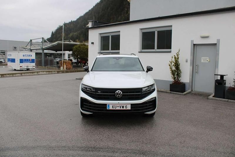 Gebraucht VW Touareg R 340 PS (250 kW) 2024 Weiß SUV