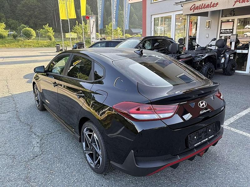 Gebraucht Hyundai i30 N Line 140 PS (102 kW) 2024 Schwarz Limousine