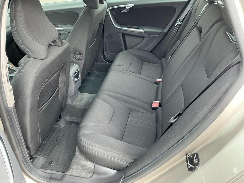 Gebraucht Volvo V60 163 PS (119 kW) 2011 Grau Kombi