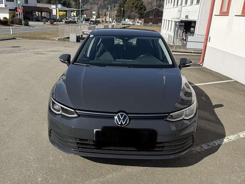 Gebraucht VW Golf VIII Life 131 PS (96 kW) 2020 Grau Kleinwagen