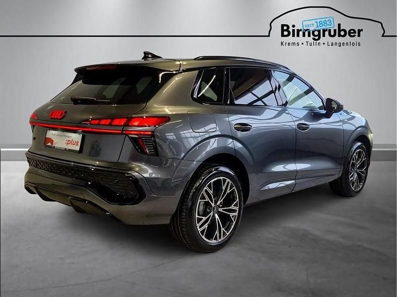 Neu Audi Q3 150 PS (110 kW) 2026 Mittelgrau  metallicperleffekt SUV