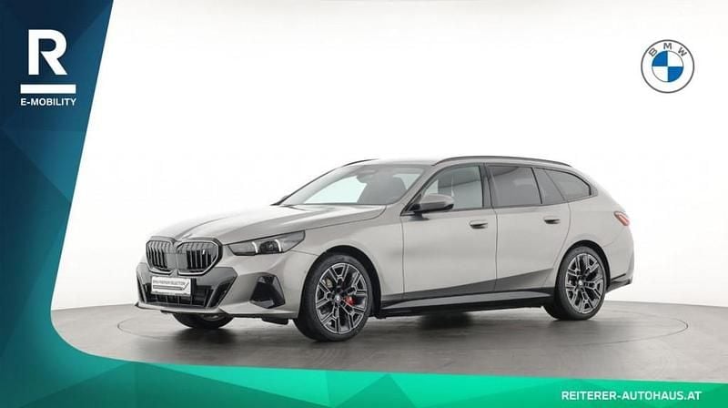Gebraucht BMW i5 Shadowline 289 kW (394 PS) 2026 Grau (oxidgrau) Kombi