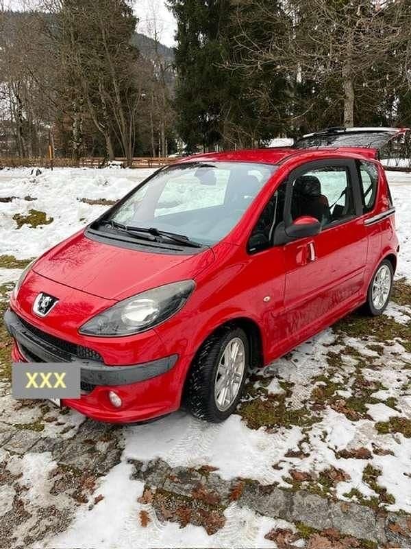 Rot Gebraucht 2005 Peugeot 1007 Van / Kleinbus | € 2.500 - Bild 1/4