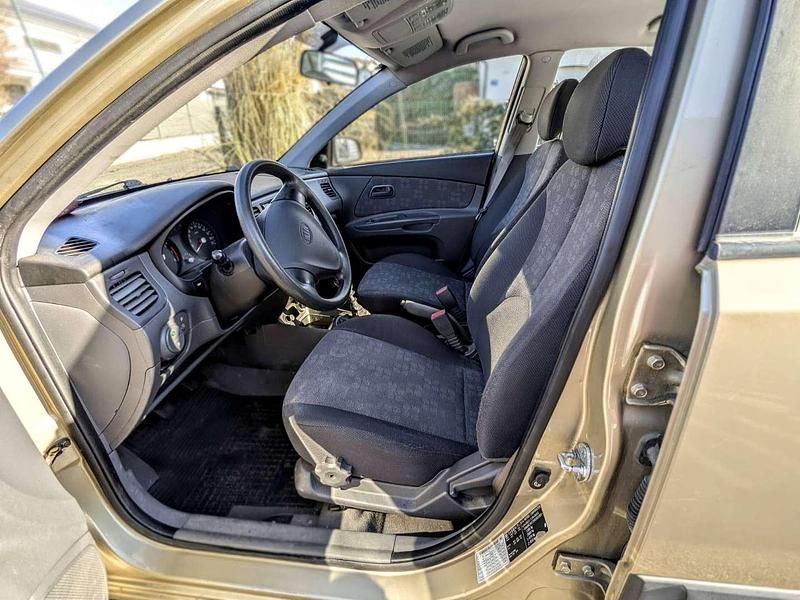 Gebraucht Kia Rio Active 75 PS (55 kW) 2009 Gold Limousine