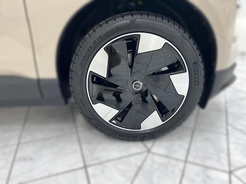 Neu Volvo EX30 Core 185 kW (252 PS) 2025 Sand dune SUV