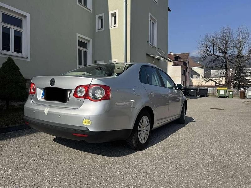 Gebraucht VW Jetta 105 PS (77 kW) 2008 Limousine