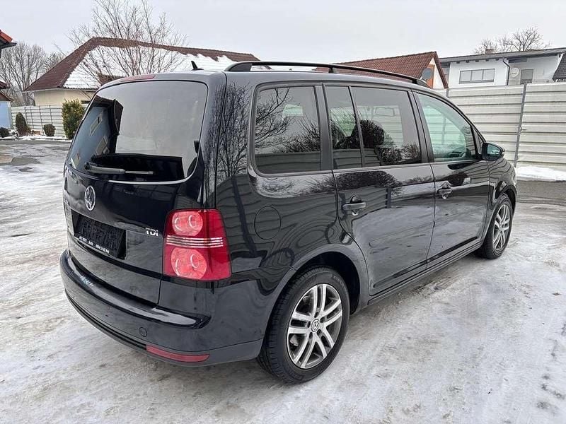Gebraucht VW Touran Highline 105 PS (77 kW) 2010 Schwarz Van / Kleinbus