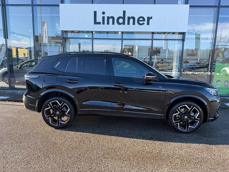 Neu VW Tiguan Sport 204 PS (150 kW) 2026 Schwarz  metallic SUV
