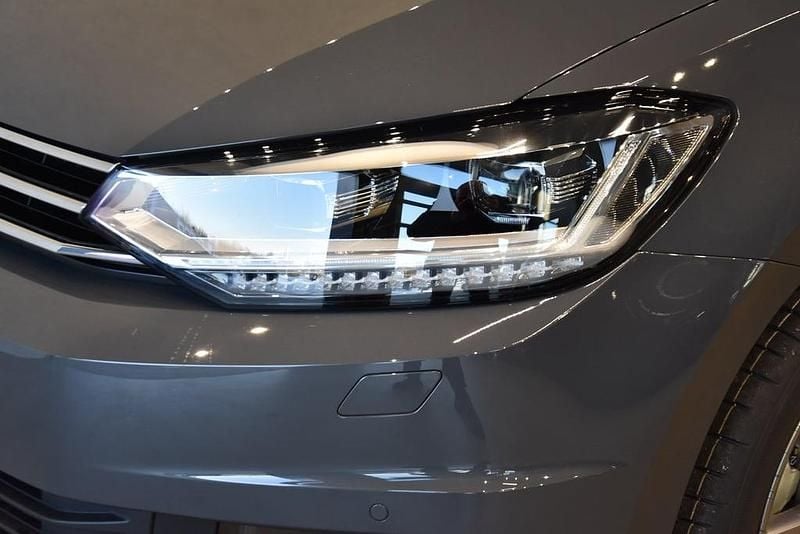 Gebraucht VW Touran 150 PS (110 kW) 2026 Mittelgrau  metallic Van / Kleinbus