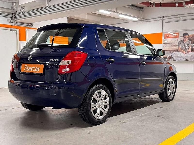 Gebraucht Skoda Fabia Active 60 PS (44 kW) 2015 Blau Limousine