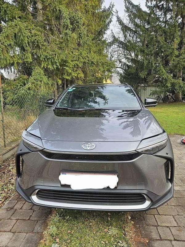 Gebraucht Toyota bZ4X 160 kW (218 PS) 2022 Grau SUV