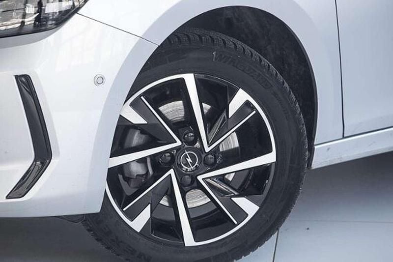 Gebraucht Opel Corsa 101 PS (74 kW) 2025 Silber Limousine