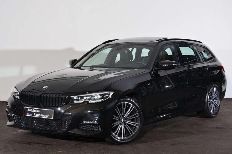 Saphirschwarz metallic Gebraucht 2021 BMW 320 M Sport Kombi | € 45.900 - Bild 1/4