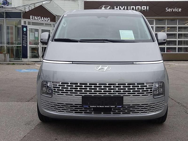 Gebraucht Hyundai Staria Trend 177 PS (130 kW) 2022 Silber Van / Kleinbus