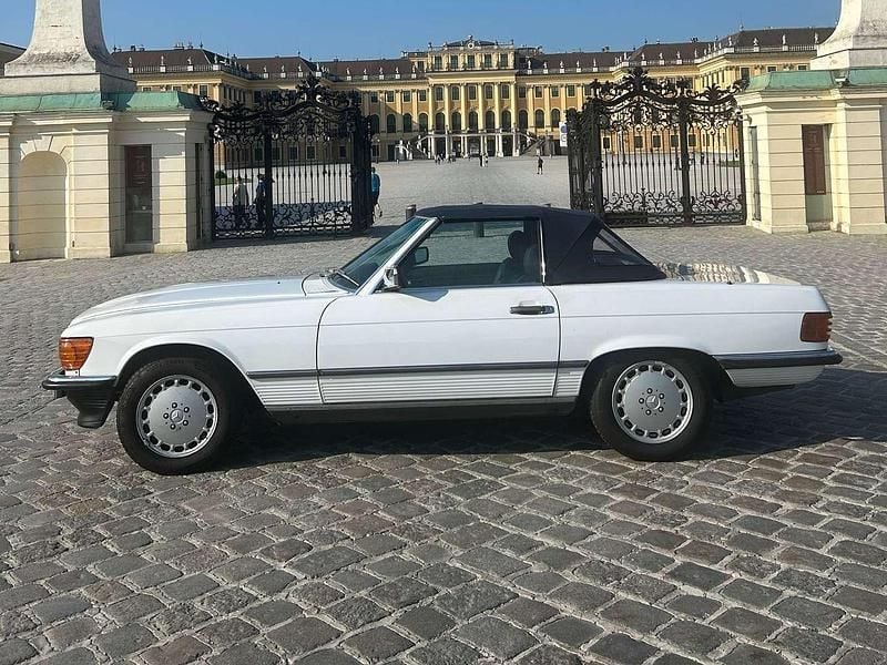 Weiß Gebraucht 1987 Mercedes 560 Cabrio | € 39.000 - Bild 1/4