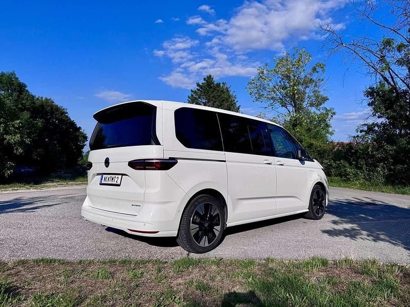 Gebraucht VW Multivan Life 224 PS (164 kW) 2023 Weiß Van
