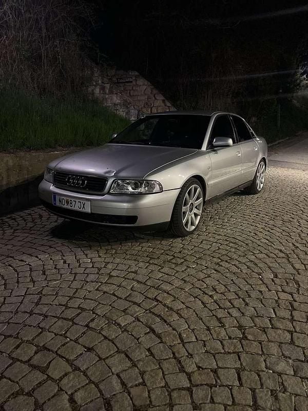 Gebraucht Audi A4 116 PS (85 kW) 2000 Limousine