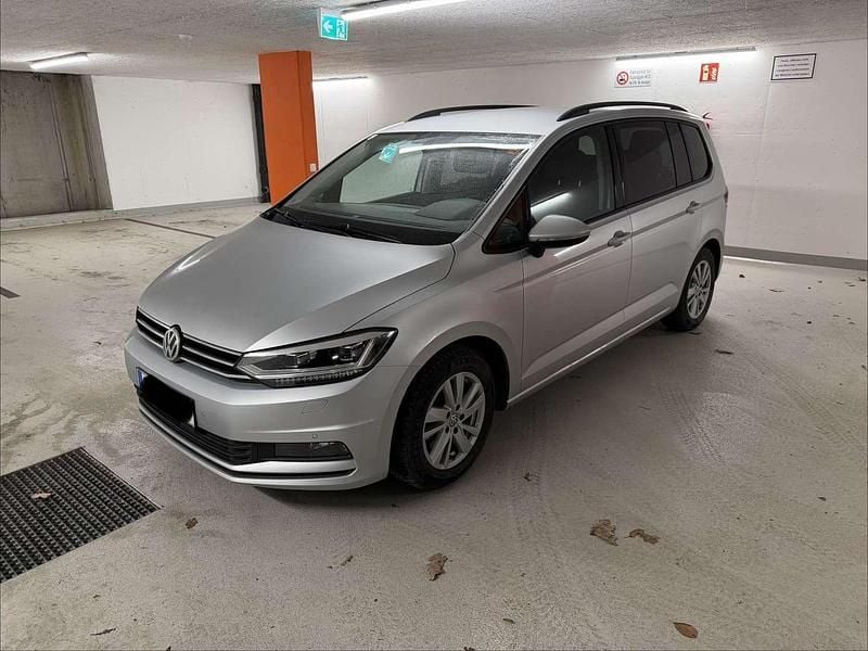 Gebraucht VW Touran Comfortline 116 PS (85 kW) 2020 Grau Van / Kleinbus