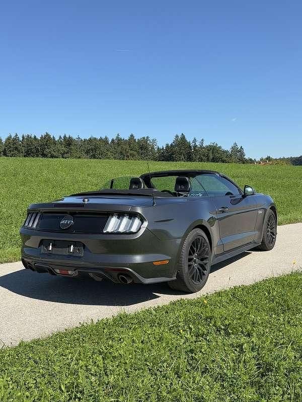 Gebraucht Ford Mustang GT 421 PS (309 kW) 2017 Grau Cabrio