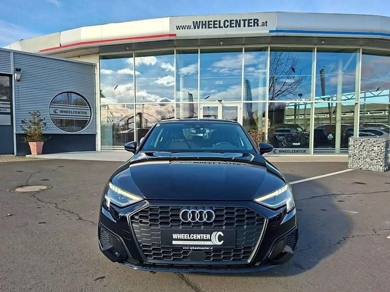 Gebraucht Audi A3 Sportback Ambiente 110 PS (80 kW) 2020 Schwarz Kleinwagen
