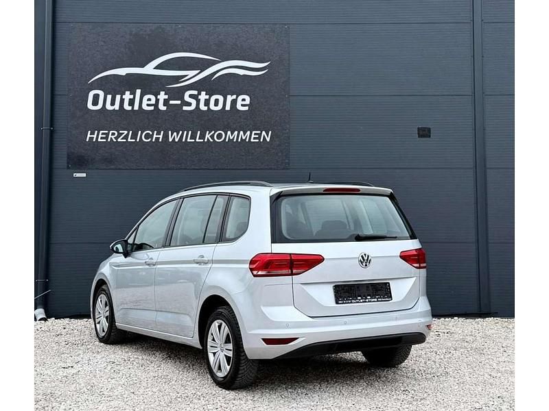 Gebraucht VW Touran Trendline 110 PS (80 kW) 2016 Grau Van / Kleinbus