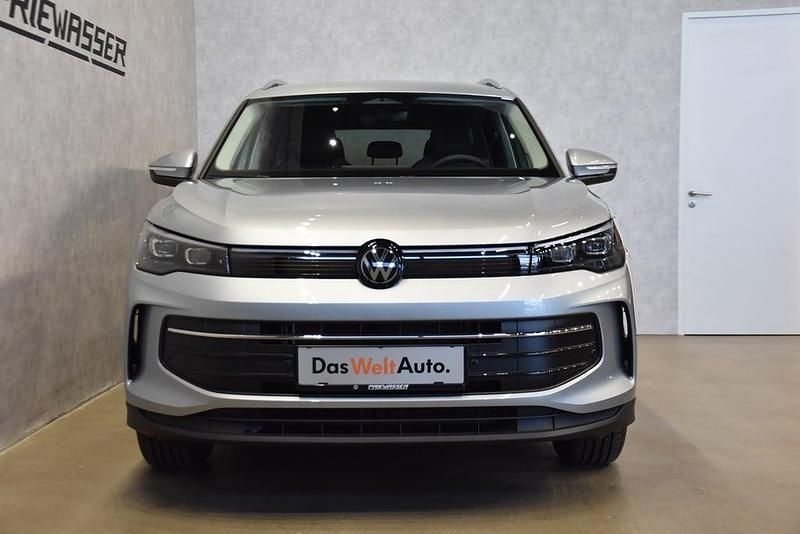 Gebraucht VW Tiguan 150 PS (110 kW) 2026 Silber  metallic SUV