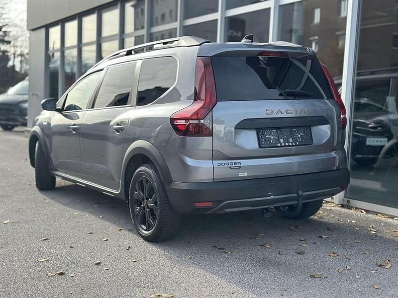 Gebraucht Dacia Jogger Extreme 94 PS (69 kW) 2023 Grau Van / Kleinbus